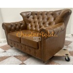 Chesterfield Thomas 2-es kanapé dubaj színben
