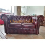Chesterfield Classic 2-es kanapé Antikbordó A7