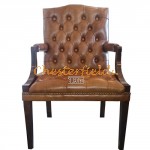 Chesterfield King karfásszék Antik óarany S12