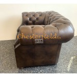 Chesterfield Windsor fotel Antik középbarna A5M